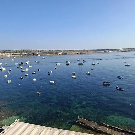 Luxury Seafront With Panoramic Views- Ghadira, Bay メーリッハ